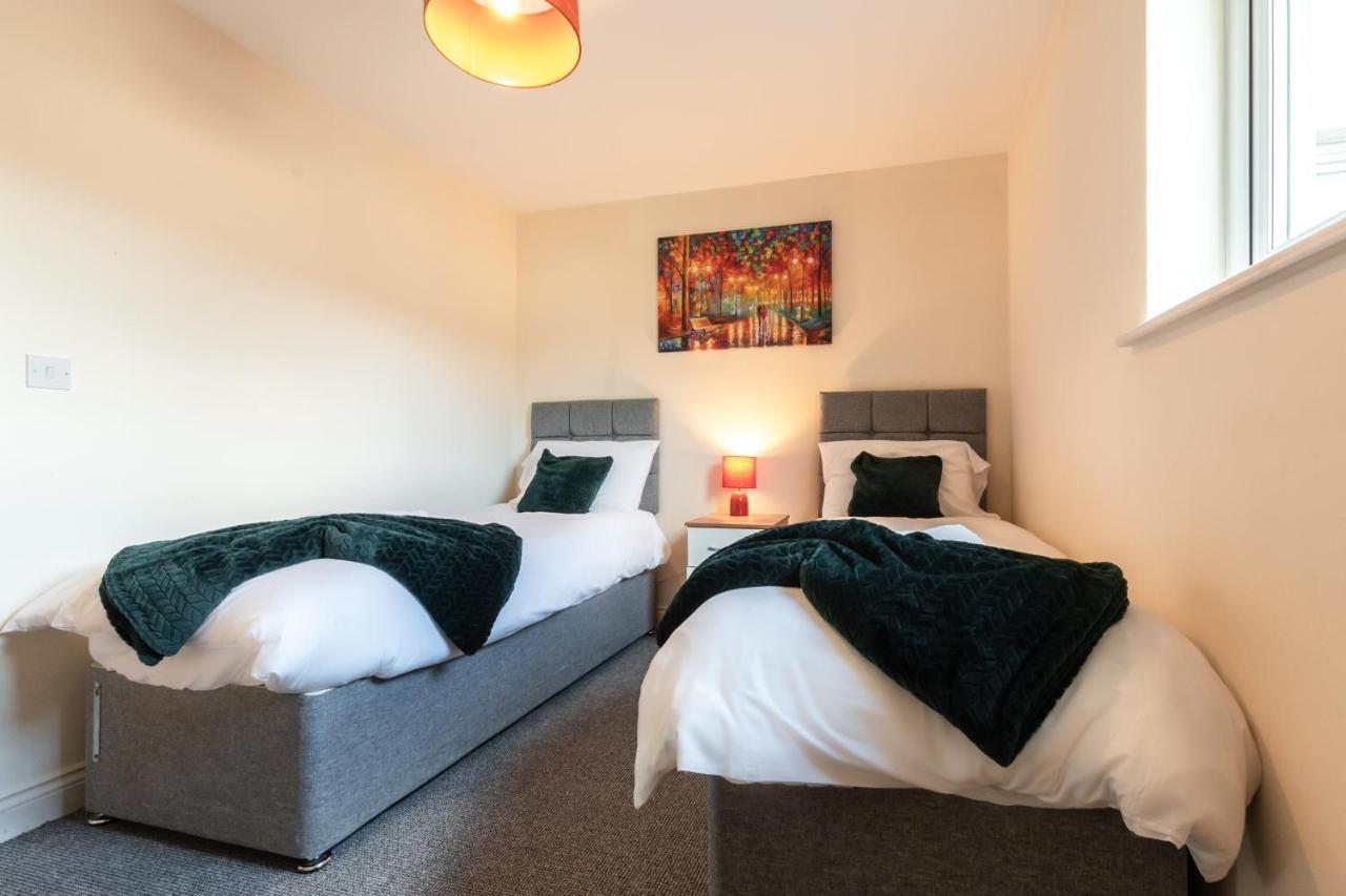 Best Price! 2 Bed City Centre - 4 Single Beds Or 2 Super King, Smart Tvs, Sofa Bed & Free Secure Parking Саутхамптън Екстериор снимка