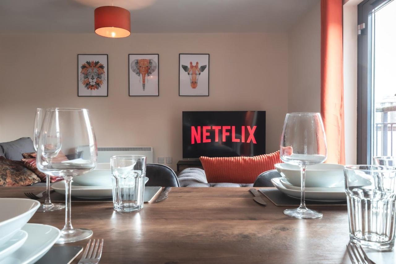 Best Price! 2 Bed City Centre - 4 Single Beds Or 2 Super King, Smart Tvs, Sofa Bed & Free Secure Parking Саутхамптън Екстериор снимка