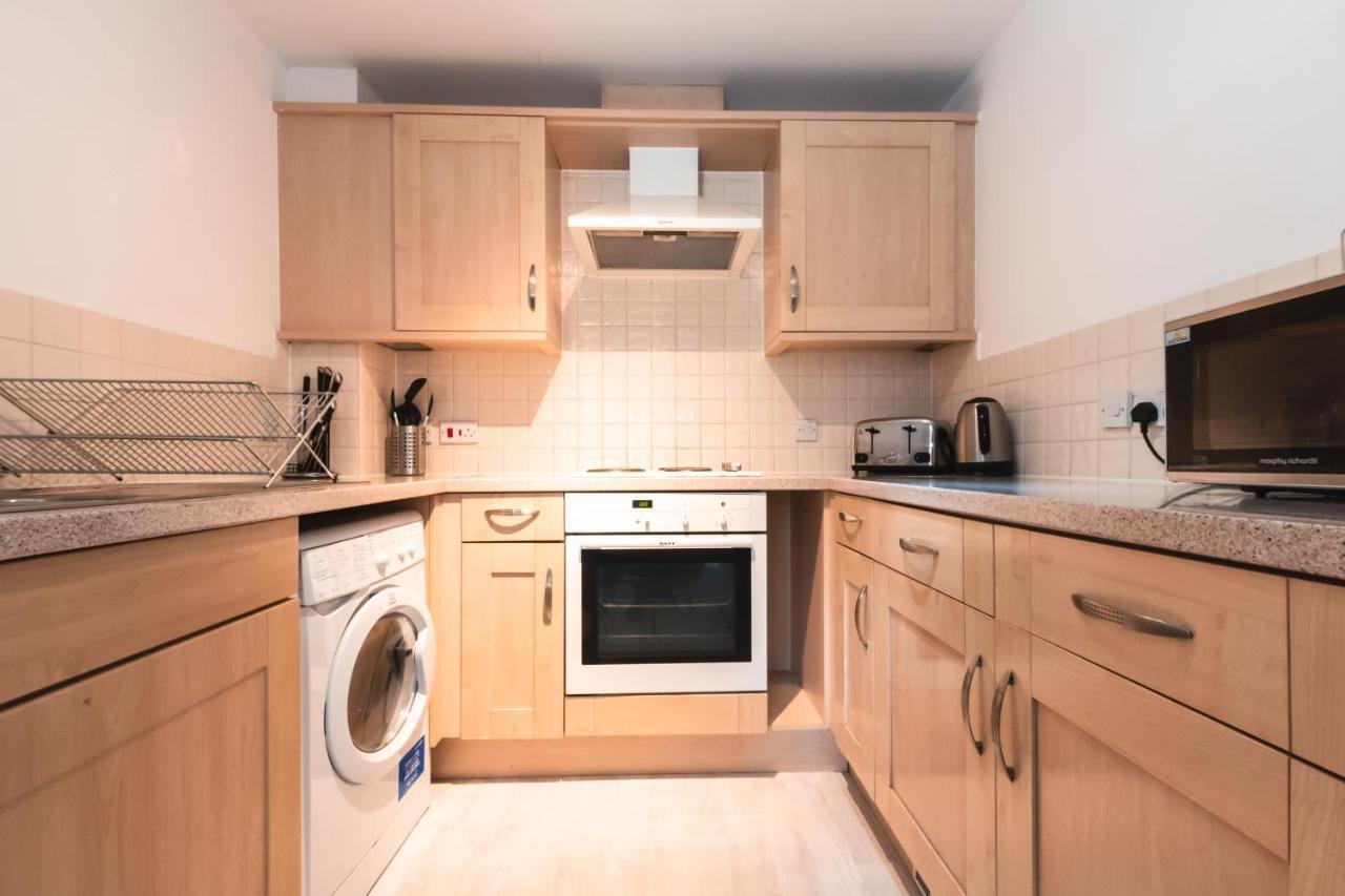 Best Price! 2 Bed City Centre - 4 Single Beds Or 2 Super King, Smart Tvs, Sofa Bed & Free Secure Parking Саутхамптън Екстериор снимка