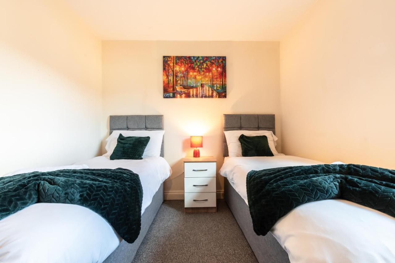 Best Price! 2 Bed City Centre - 4 Single Beds Or 2 Super King, Smart Tvs, Sofa Bed & Free Secure Parking Саутхамптън Екстериор снимка